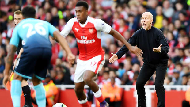 bob-bradley-swansea-english-premier-league-debut-epl-history.jpg